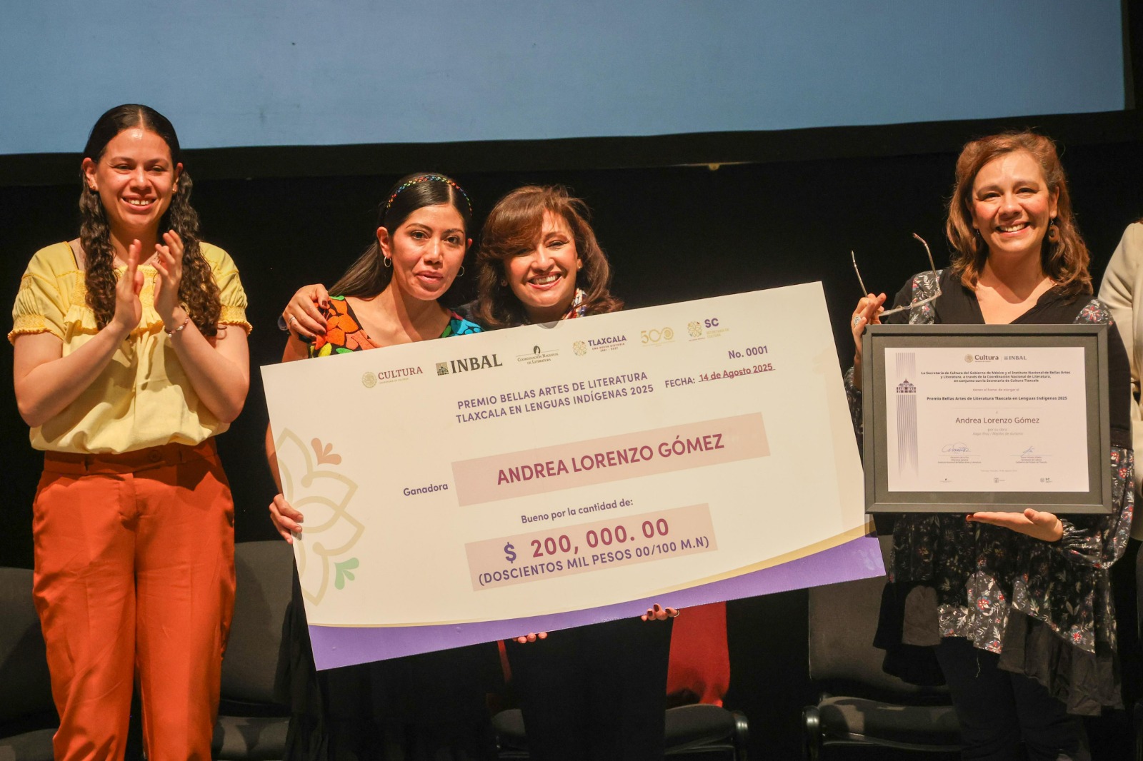 Entrega gobernadora Premio Bellas Artes de Tlaxcala en Lenguas Indígenas 2025